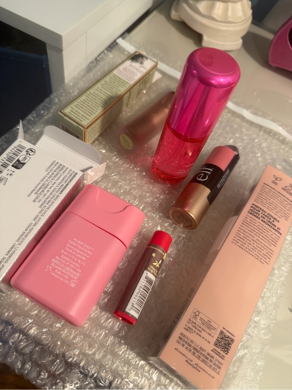 Makeup - Picture 2 of 2